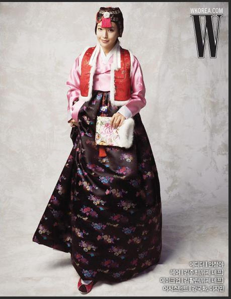 金喜善传统韩服新娘照曝光图片